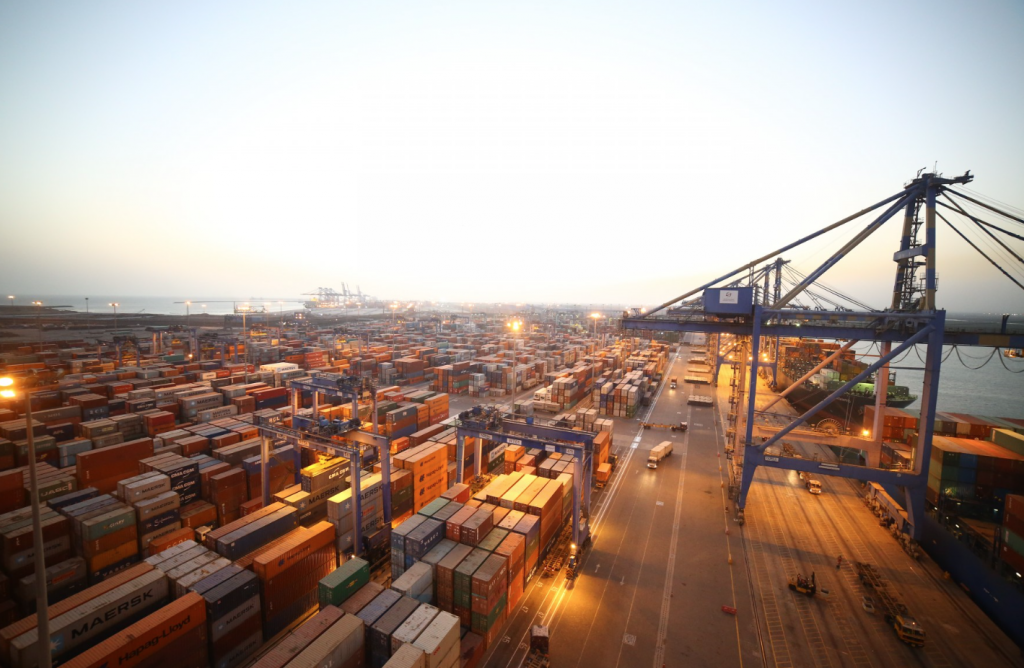 APSEZ unterzeichnet 30-Jahres-Vertrag für Entwicklung eines neuen Kais im Deendayal Port