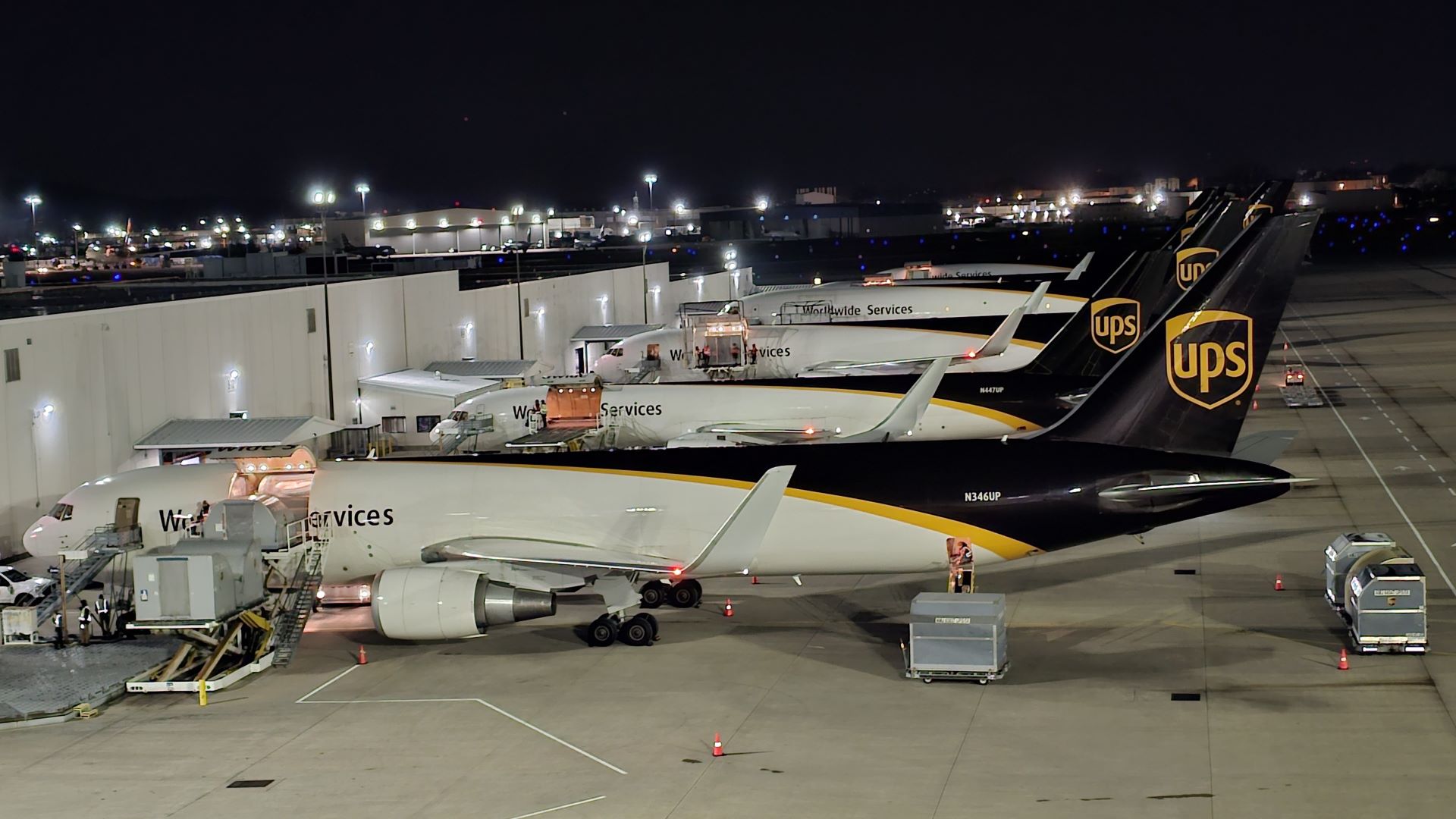 UPS facility overtakes FedEx as world’s largest express air cargo hub