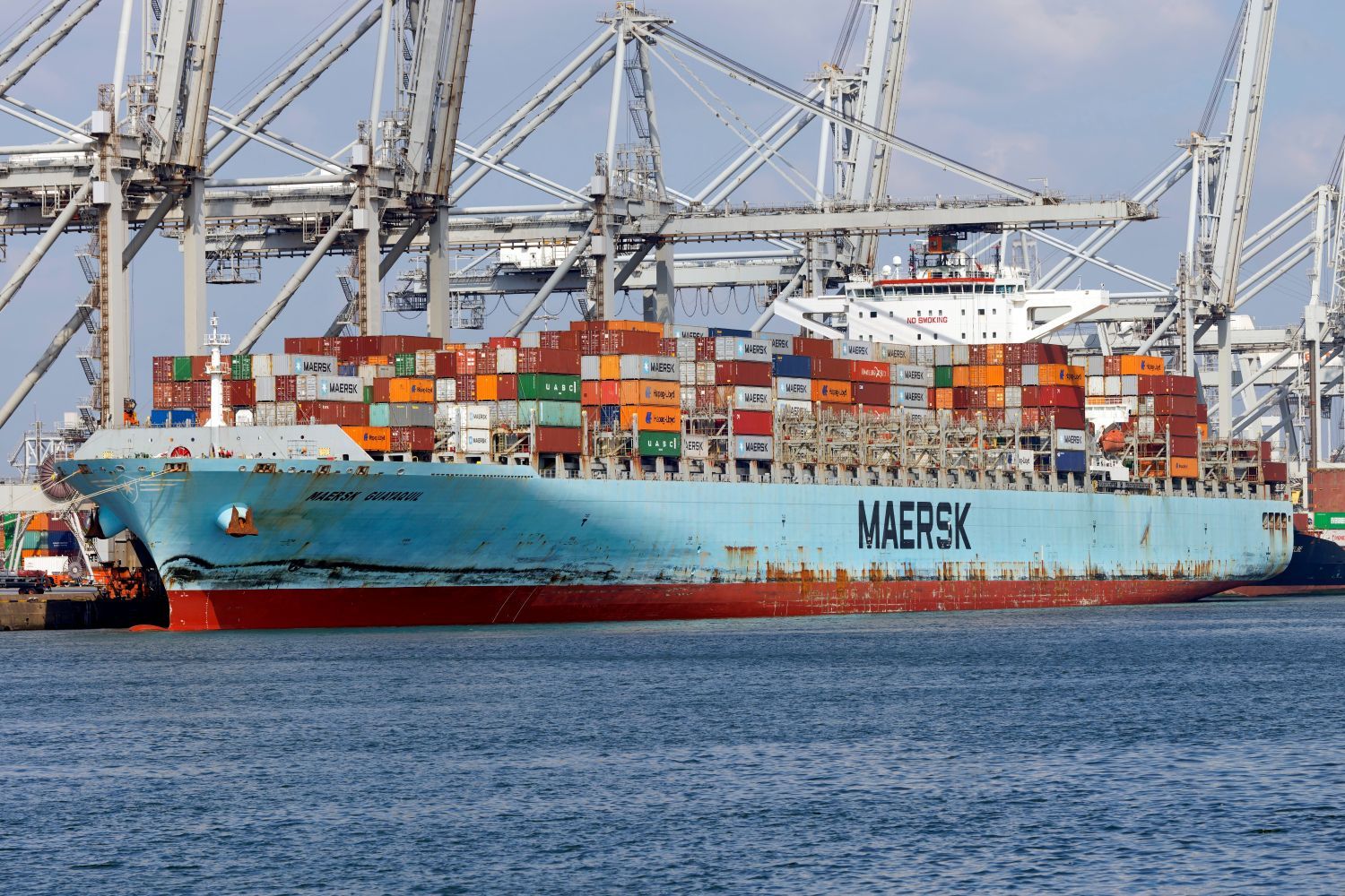 Middle East war puts trans-Pacific service contrac