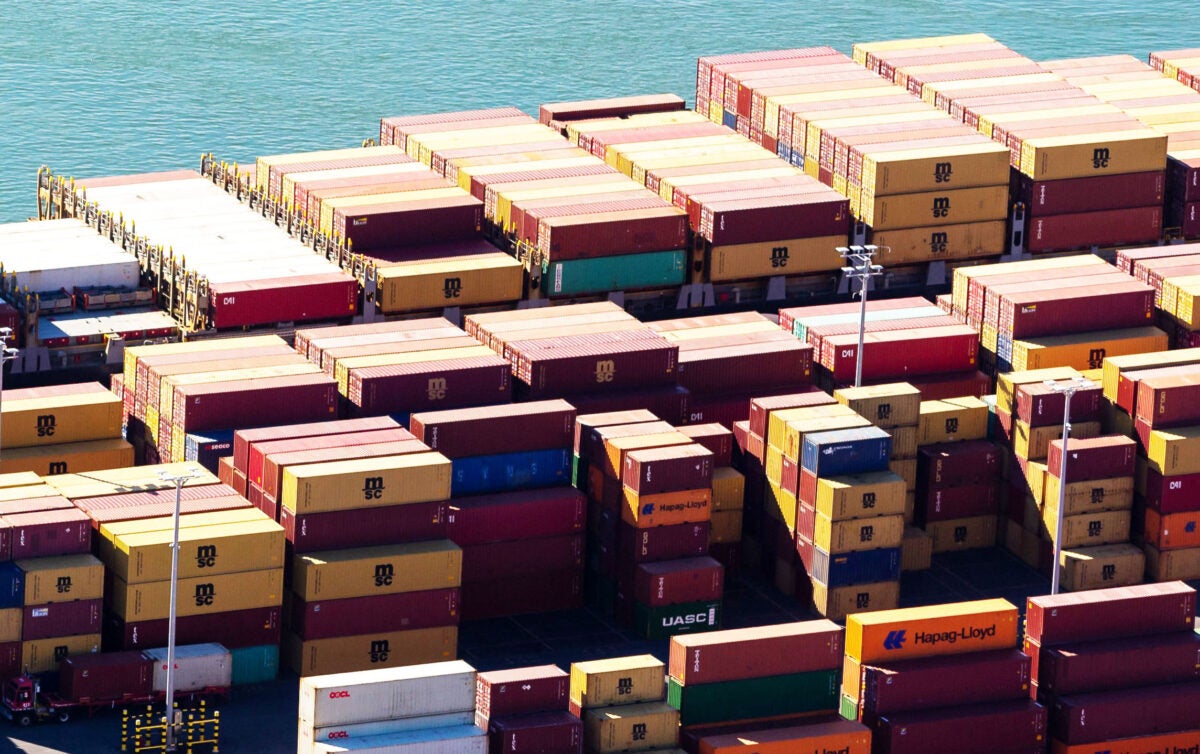 Sindacato dei lavoratori portuali interrompe gli straordinari al Porto di Montreal