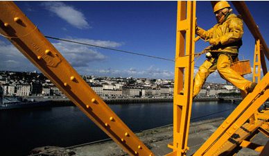 Il flusso di trasbordo nel porto indiano di Vizhinjam vola prima dell'apertura ufficiale del terminal
