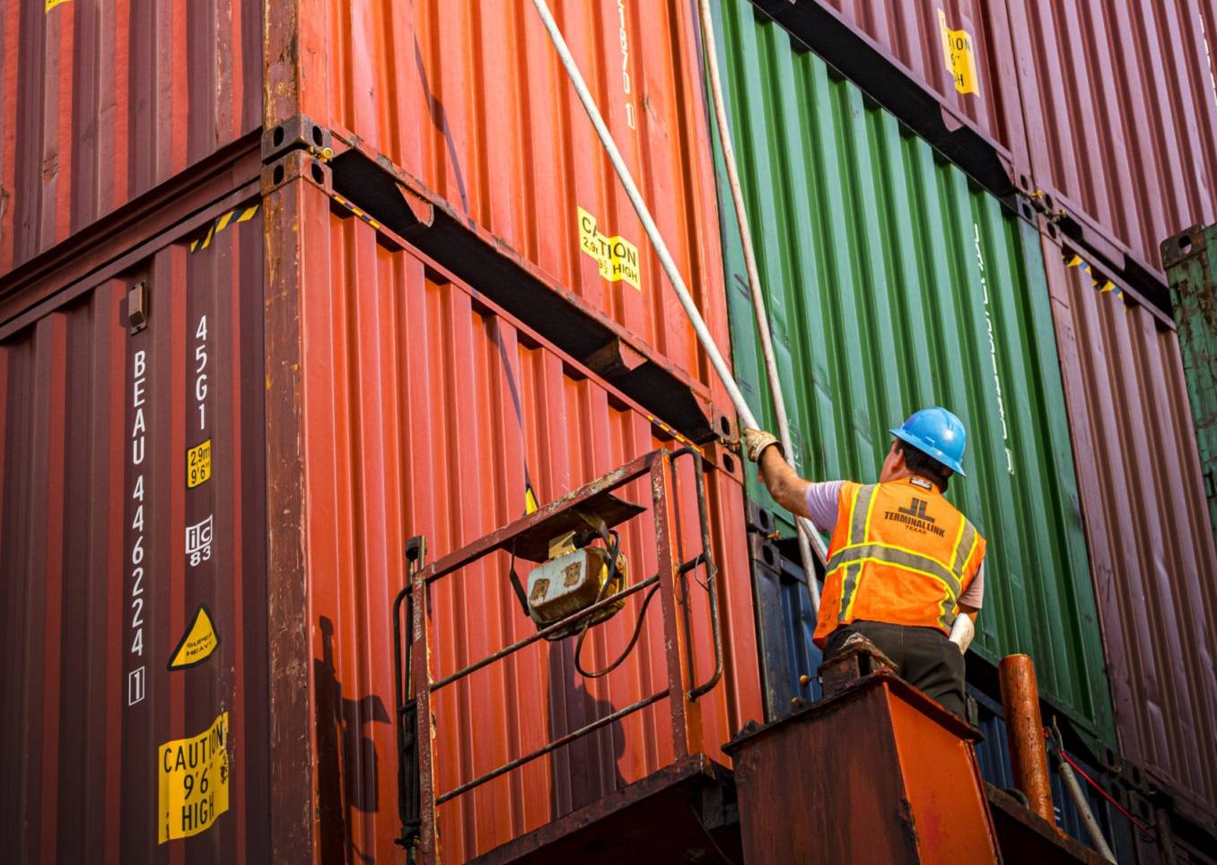 Armed Gangs Attack Key Haiti Cargo Port