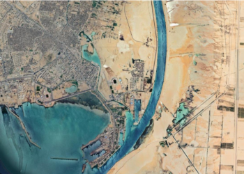 Despite Challenges, Some Vessels Continue to Navigate the Suez Canal