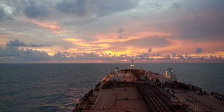 BIMCO: Dry bulk newbuild contracting fell, despite strong market