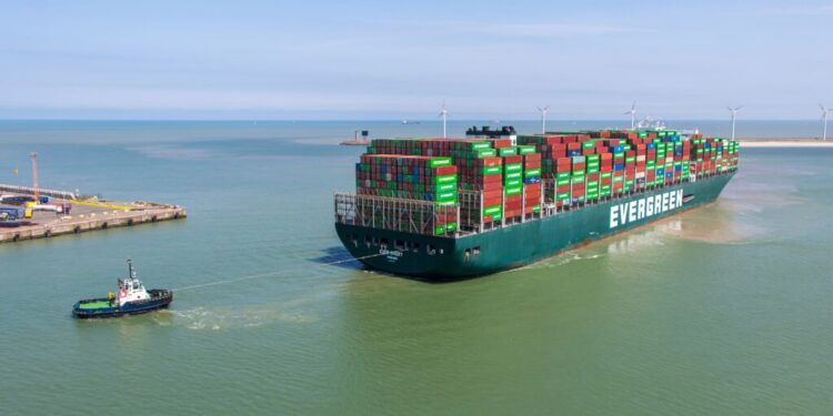 Evergreen vessel marks draft-record in Zeebrugge