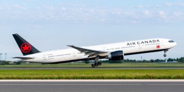 Air Canada agrees to new contract with pilots, avoids strike