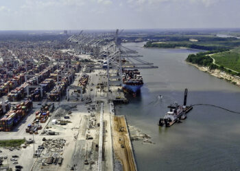 Could East and Gulf Coast port strike result in banana shortage?