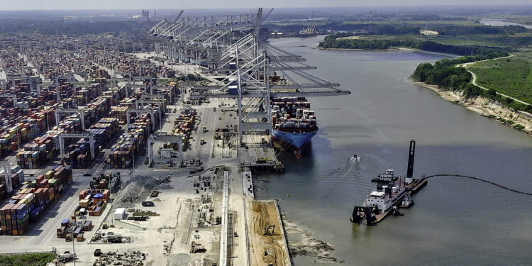Could East and Gulf Coast port strike result in banana shortage?