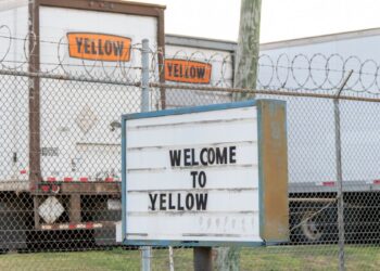 Delaware bankruptcy court says Yellow owes pensions, stock drops 90%