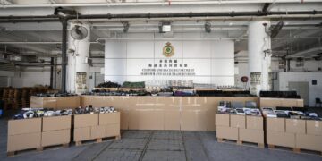 Hong Kong customs seize tablet PCs and mobile phones from falsely declared containers