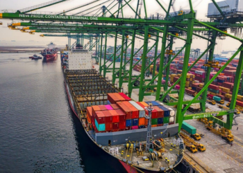 How to Start a Career in the Container Shipping Industry as a Student