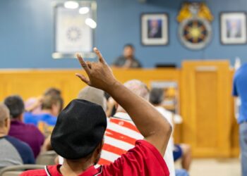 In another first, Teamsters make no endorsement for president