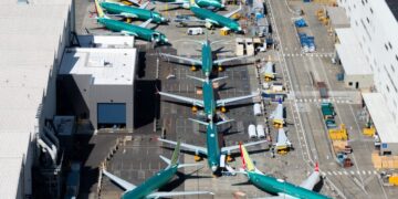 Machinists union head joins Boeing strike lines across Pacific Northwest