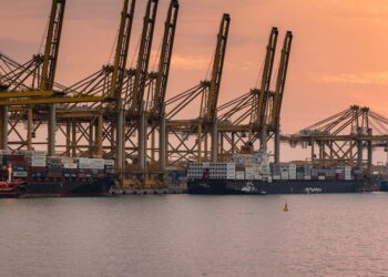 Middle East trade surges, leading box lines to launch new services