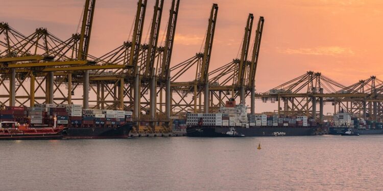Middle East trade surges, leading box lines to launch new services