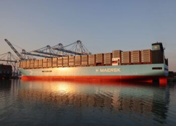 NWSA handles largest boxship at Tacoma Harbor