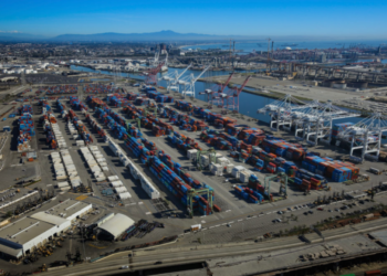 Port of Long Beach achieves significant emission reduction amid rising cargo volumes