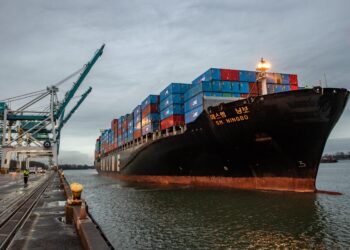 Stakeholder coalition joins Port of Portland to maintain container service at Terminal 6