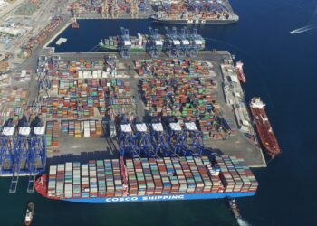 Top 10 Container Ports in Europe: Piraeus position at risk