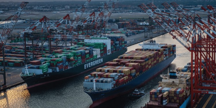 USEC strike to paralyze global shipping industry: One-day strike would take five days to clear