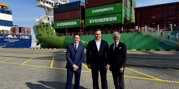 X-Press Feeders launches intra-Europe service operated by green methanol-powered ships