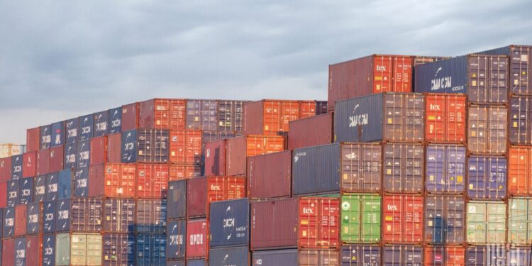 1 million TEUs could soon be stalled outside strike ports