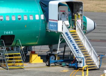 33,000 Boeing workers lose health care coverage