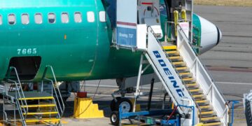 33,000 Boeing workers lose health care coverage