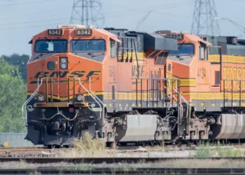 BNSF, electrical workers announce tentative contract agreement