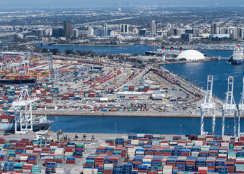 Container dwell times at San Pedro Bay ports reach year-high levels