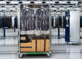 DACHSER enhances innovative rolling container for store deliveries