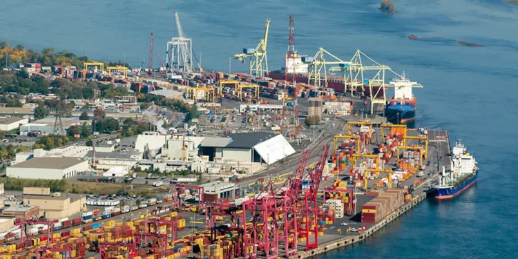 Dockworkers expand strike at Montreal port