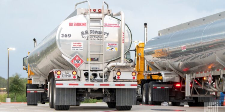 DOT proposes streamlining regs for hazmat carriers