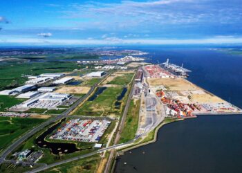 DP World invests US$1.3 billion in London Gateway