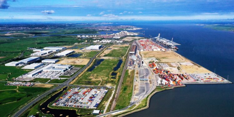 DP World invests US$1.3 billion in London Gateway
