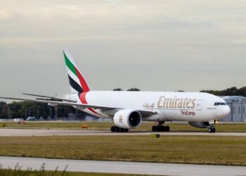 Emirates to nearly double 777 freighter fleet by late 2026