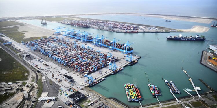 European consumers increasing spending boosts Rotterdam container volumes