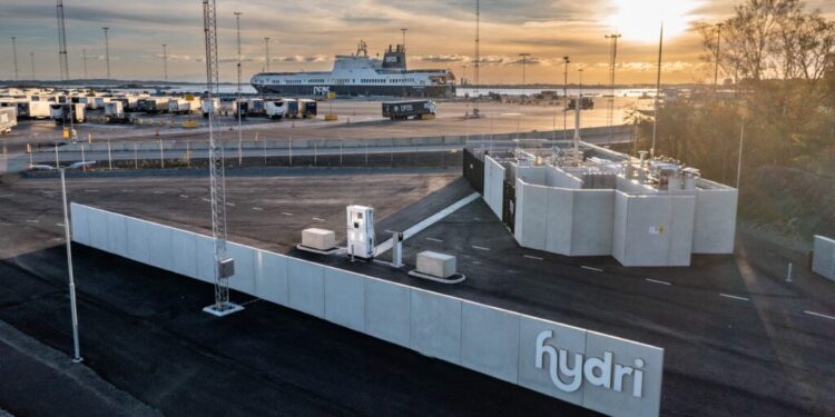 First hydrogen refueling station for heavy traffic opens at Port of Gothenburg