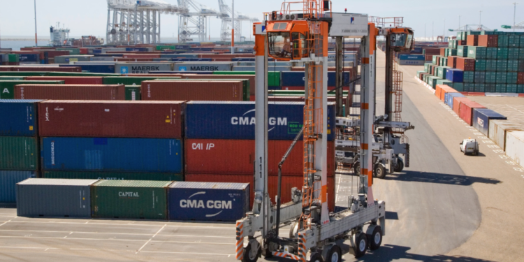 GMP Le Havre places major repeat order for Kalmar hybrid straddle carriers