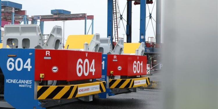 HHLA enhances Container Terminal Burchardkai operatios with Konecranes machines