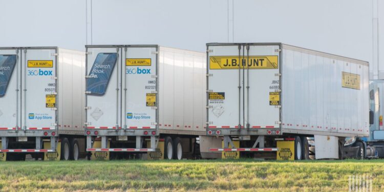 J.B. Hunt Q3 first look: Stock jumps on earnings beat
