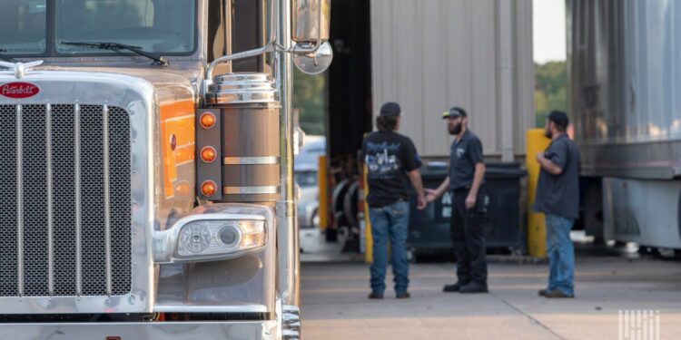 Jobs report: Downward trend continues in trucking; warehouses see huge drop
