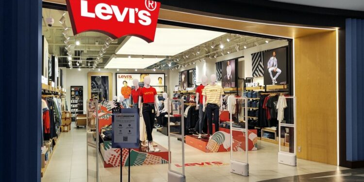 Levi Strauss shifts Ohio logistics work to Maersk