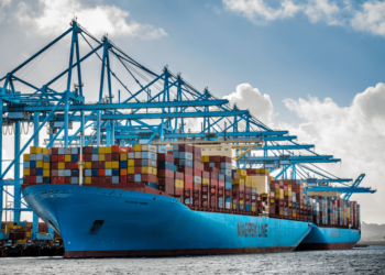 Maersk books up to dozen 16,000 TEU ships at Chinese shipyard
