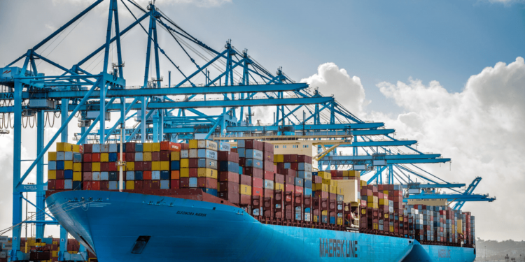 Maersk books up to dozen 16,000 TEU ships at Chinese shipyard