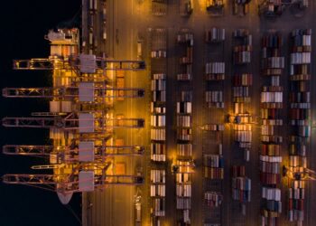 New cranes to increase Salalah Port capacity to 6 million TEUs by year-end