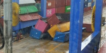 Safety concerns emerge after container collapse at COSCO’s Piraeus Port