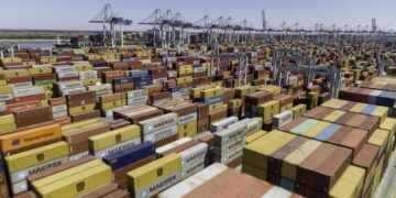 Scaremongering port workers’ union issues misleading claim of US$30,000 rates as USEC strike begins