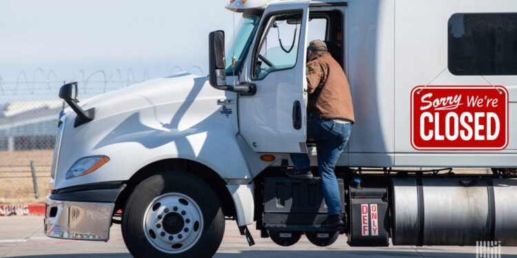 Shuttered Illinois trucking company files for bankruptcy liquidation