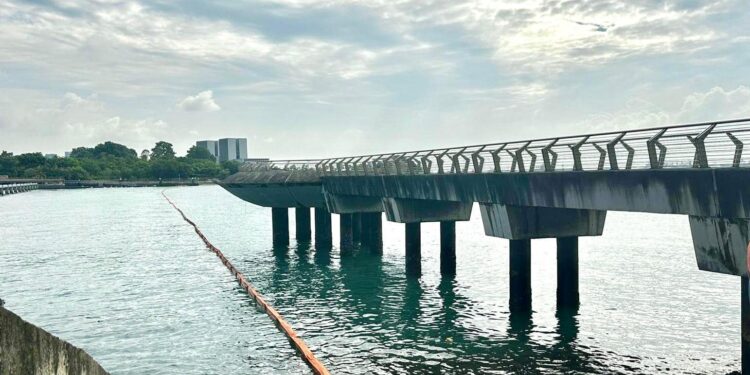 Singapore suffers second oil spill in four months